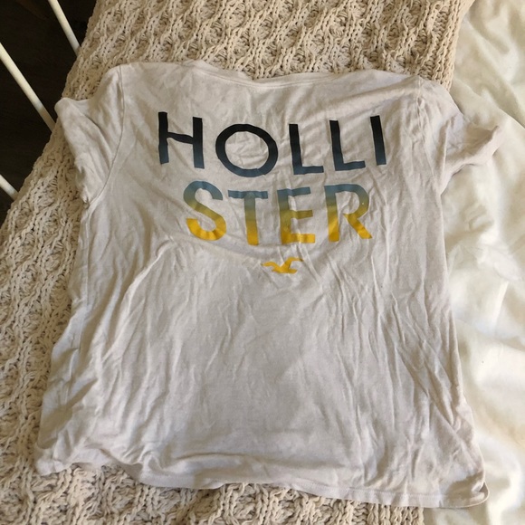 Hollister t shirt - Picture 2 of 2